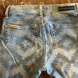 Rock and republic jeans size 4 in really good condition